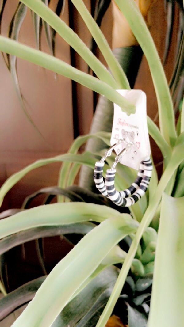 Smokey black hoops